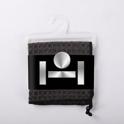 ShakeMix high-performance microfiber training towel in black, 30x30cm, for gym and workout use.
